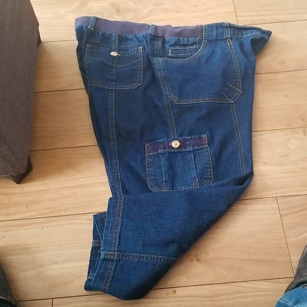 Announcements Maternity Cargo Capri Jeans Large 12/14